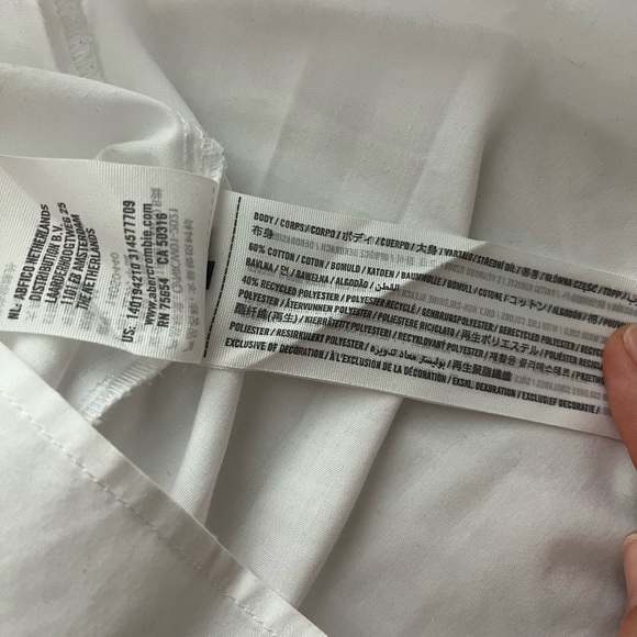 A&F Cropped Button-Up - Picture 5 of 5